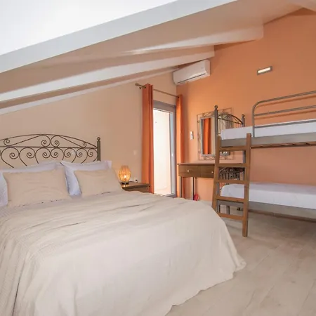 Gold Olive Apartment
